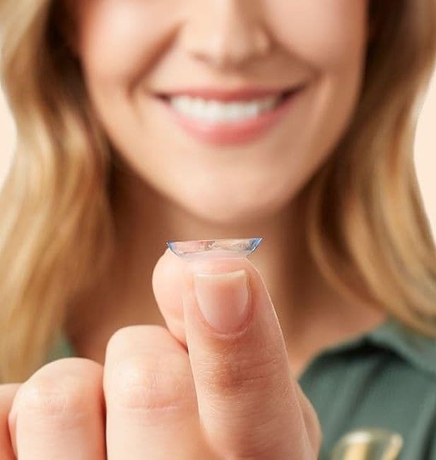 Top contact lenses tips for safe and healthy eyes